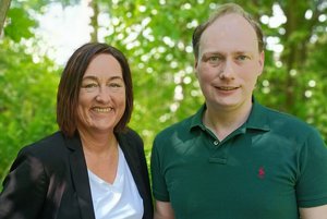 Das Führungsduo im Haus Regenbogen: Silke Kolbeck-Lawicka und Nils Halm. Foto: Kerstin Kempermann