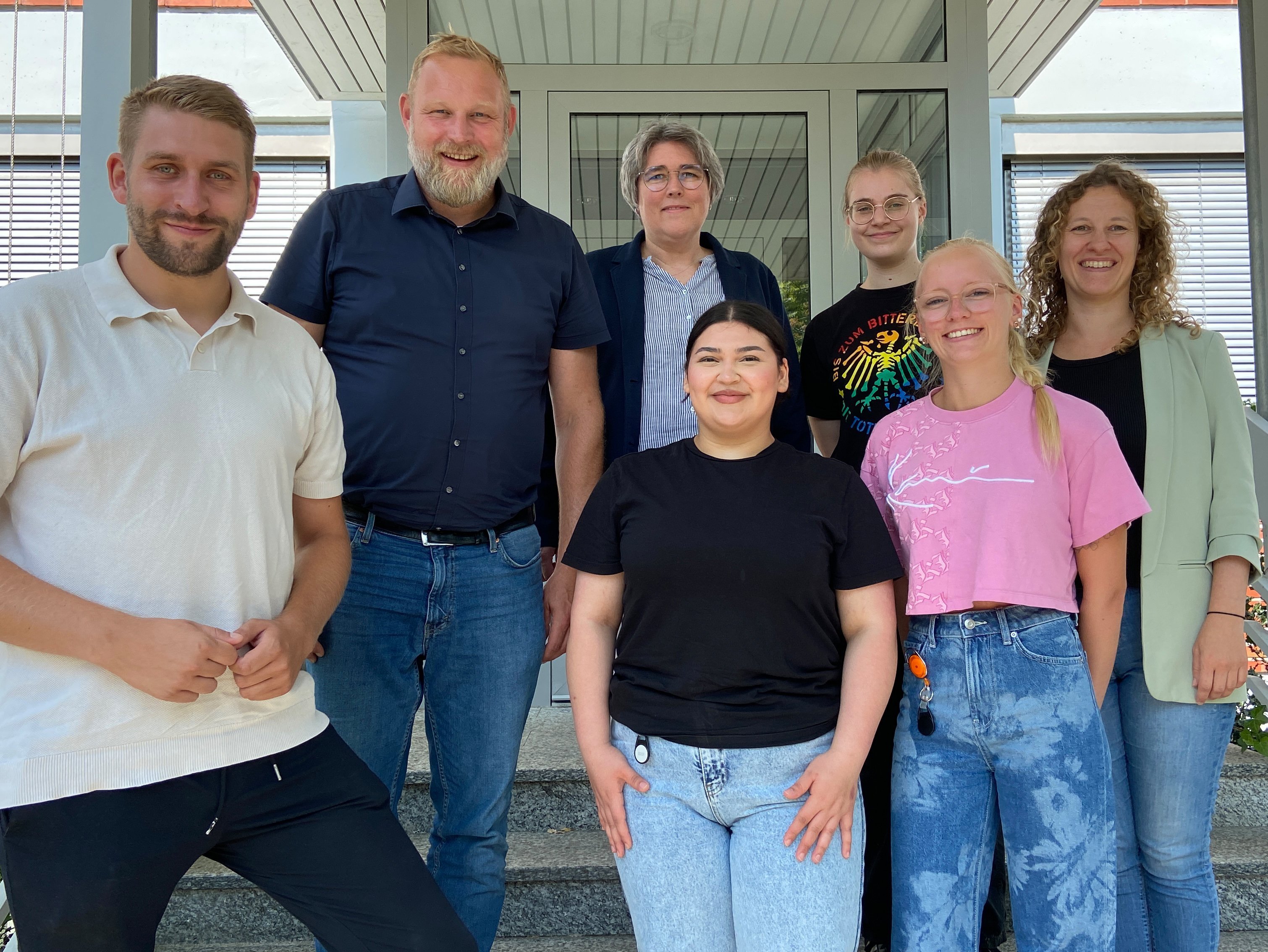 Die SPD-Landtagsabgeordneten (von links) Thore Güldner und Ulf Prange informierten sich über den Freiwilligendienst bei der Diakonie im Oldenburger Land. Foto: Kerstin Kempermann