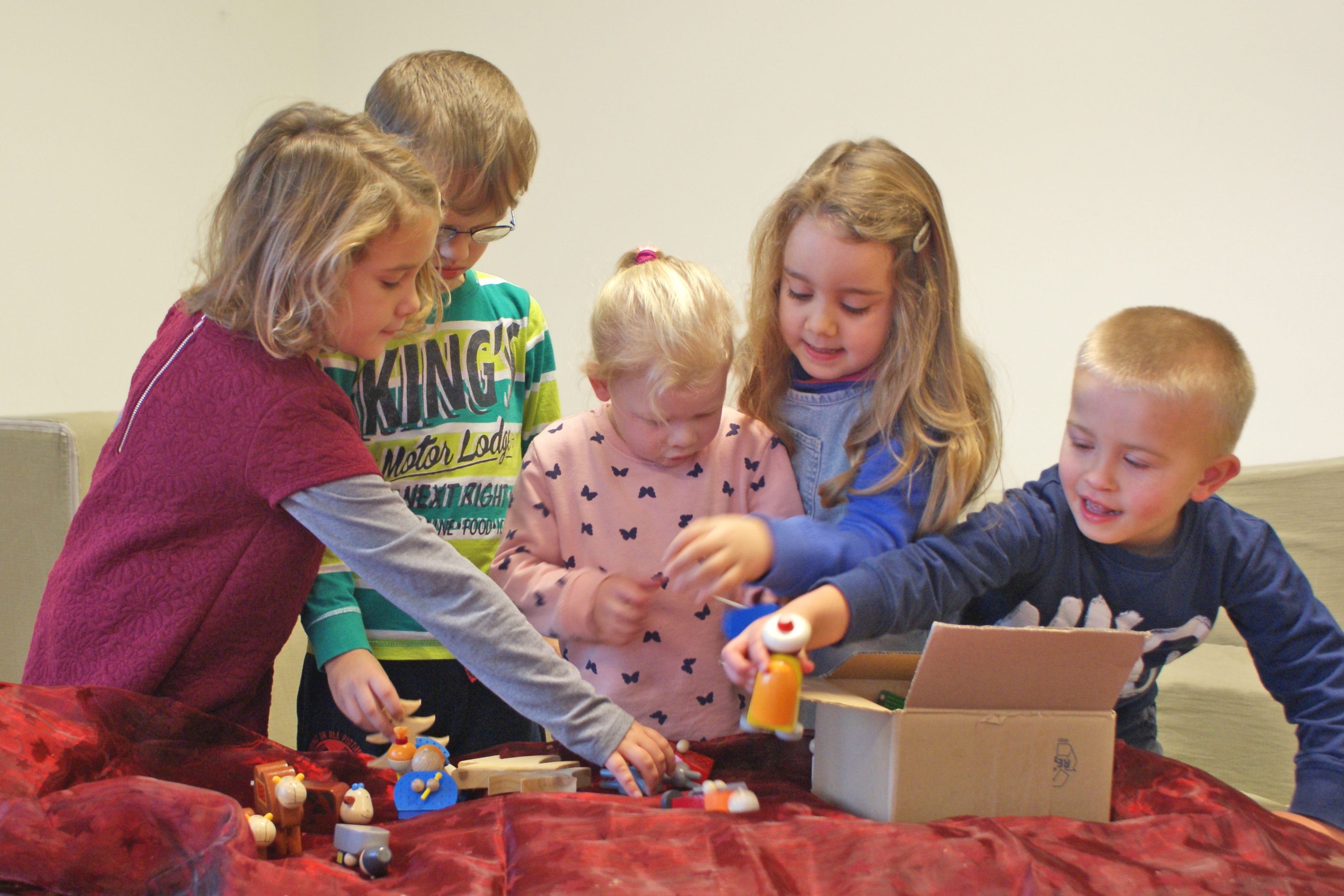 Spielende Kinder Di Ki Ta