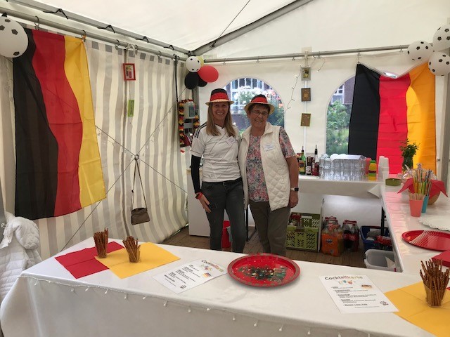 Beim Sommerfest im Wohnheim Friedensplatz waren alle auch im EM-Fieber. Foto: Wohnheim Friedensplatz