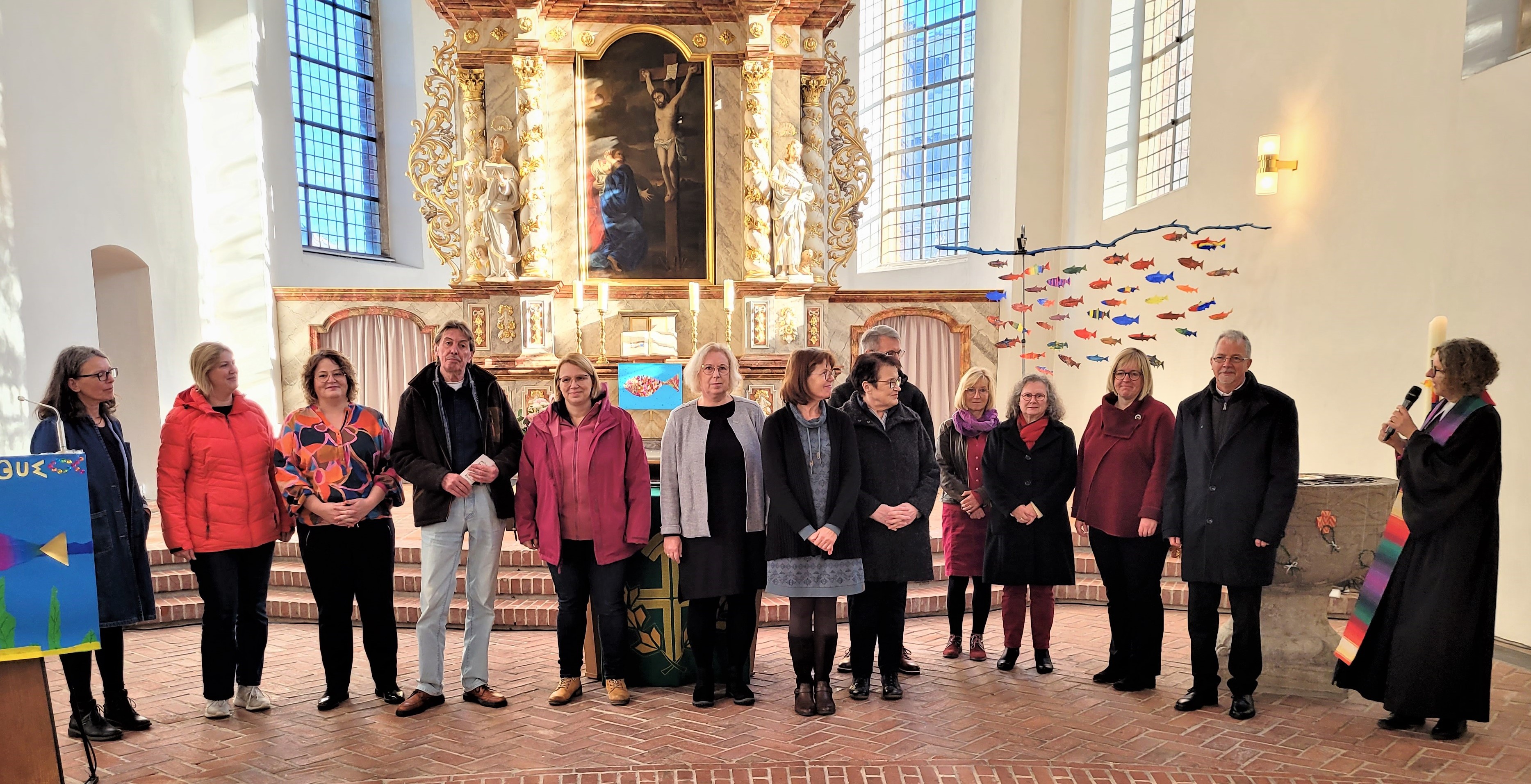 Kreispfarrerin Martina Wittkowski bedankt sich im Gottesdienst in Vechta bei den Diakoniemitarbeitern. Foto: Carsten Homann